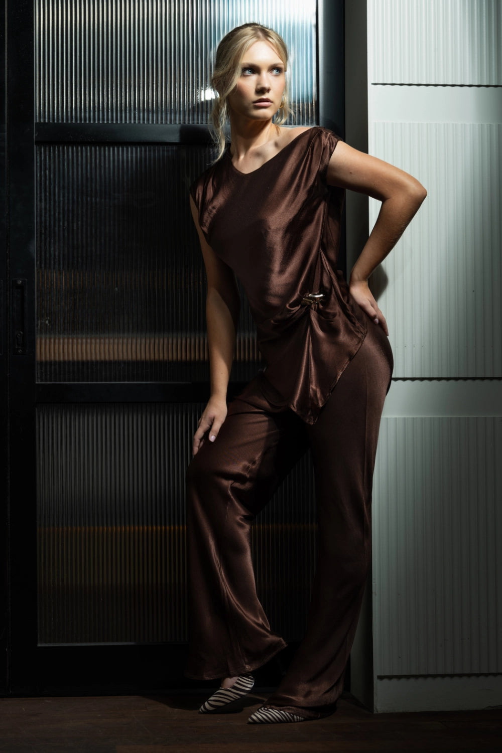 Sairen Asymmetric Top